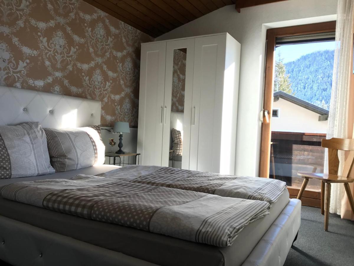 Pension Ostbach Leutasch Exterior photo